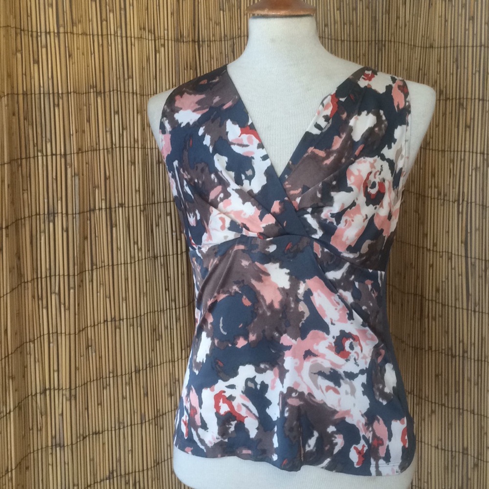 Ann Taylor floral decorative tank